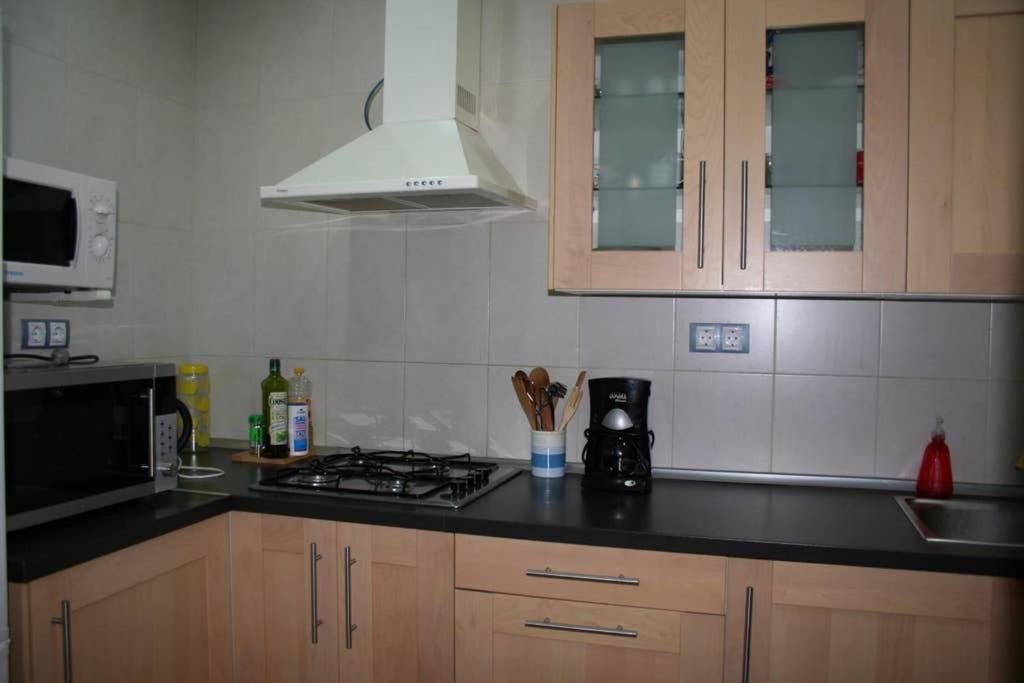 Rustic 2 Bedroom Apartment Poble Sec バルセロナ エクステリア 写真
