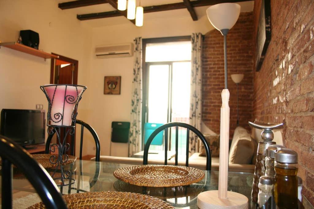 Rustic 2 Bedroom Apartment Poble Sec バルセロナ エクステリア 写真